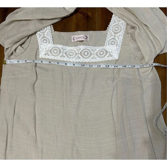 Nanette Lepore  Light Stone women’s blouse Size Medium lace trim lightweight - Picture 7 of 8